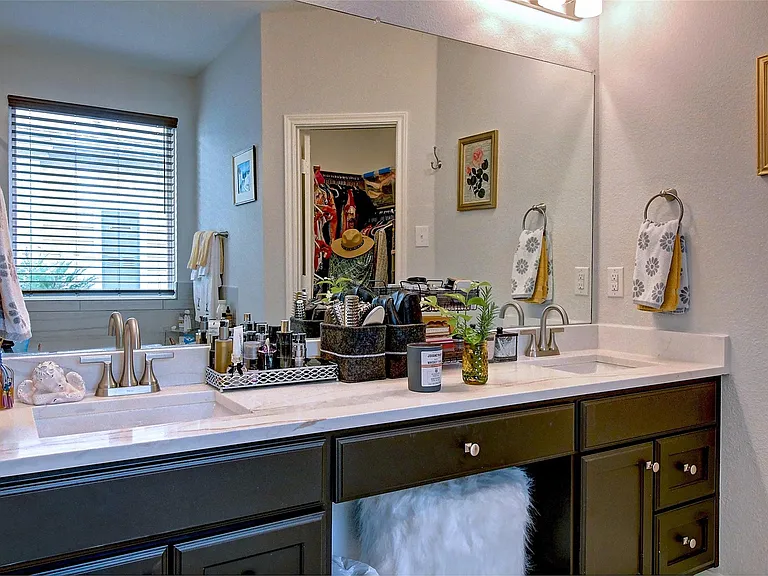 1409 Ellis Ln — Photo 17