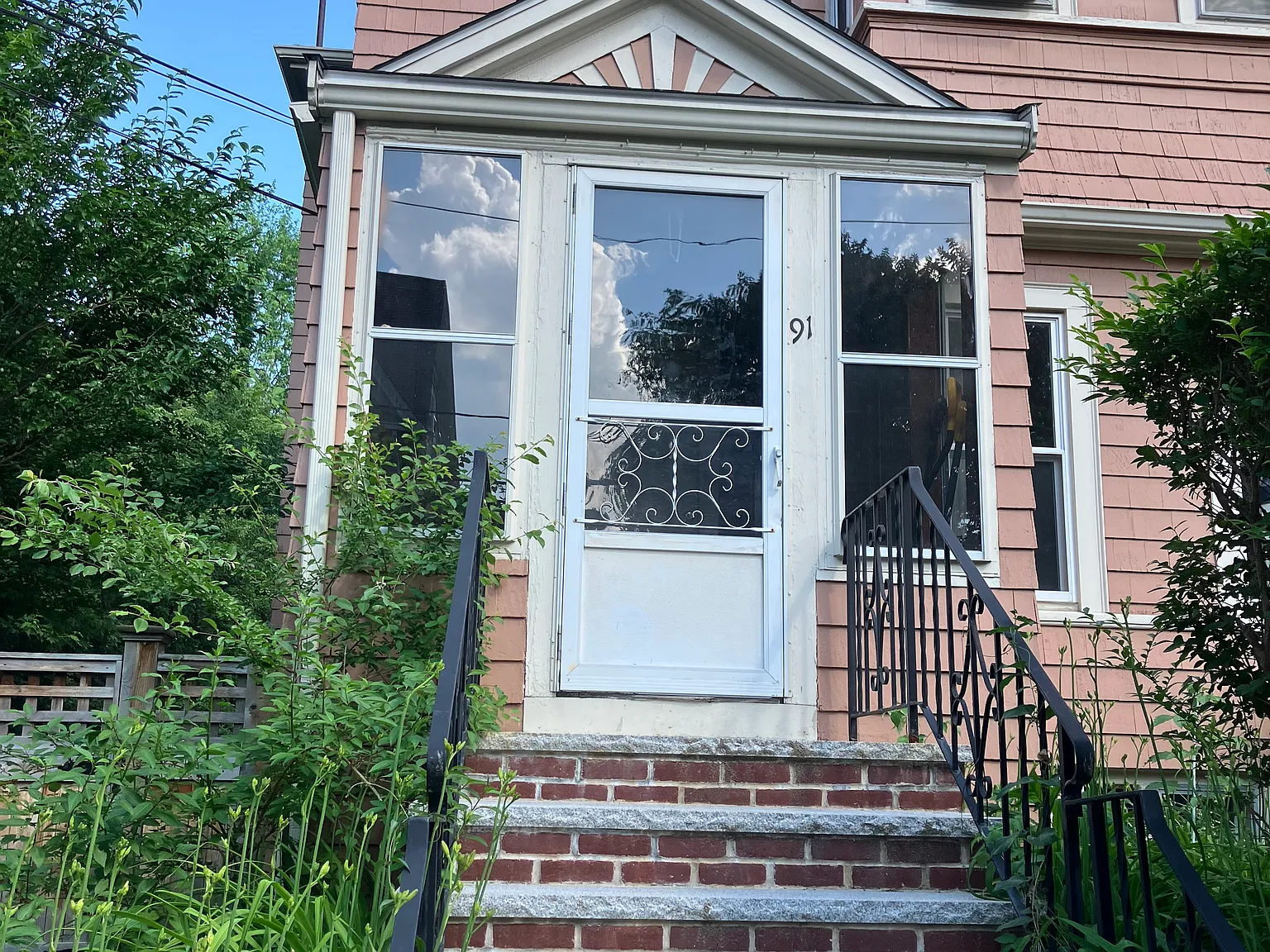 4 bed, 1300 sqft, $3,550 — Photo 1