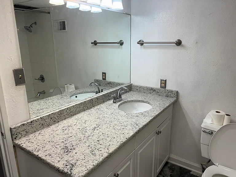 1700 W Clinch Ave #308 — Photo 9