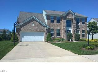 9714 Tuttle Rd, Olmsted Falls, OH 44138