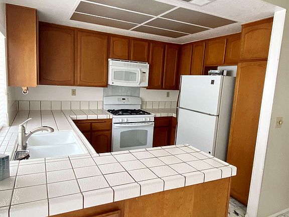 5th image of 370 Jeremiah Dr Unit B