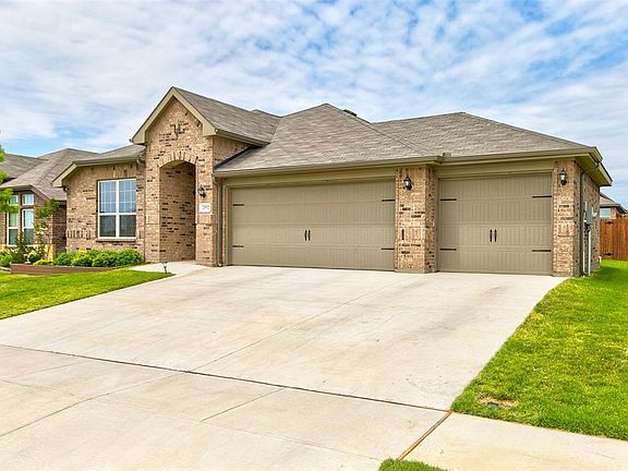 3rd image of 2552 Weatherford Heights