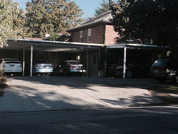 4 covered parking places 