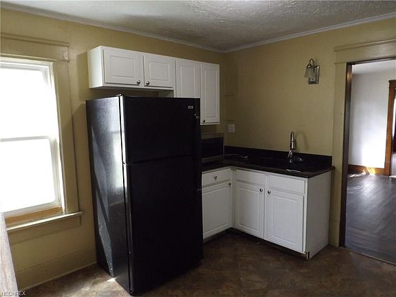 2nd image of 138 Wadsworth Ave