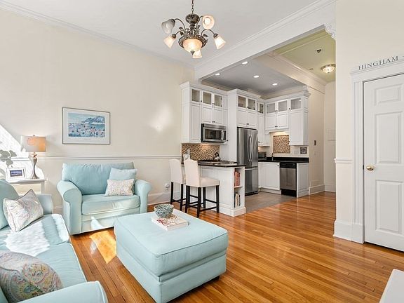 2nd image of 400 Marlborough St APT 5