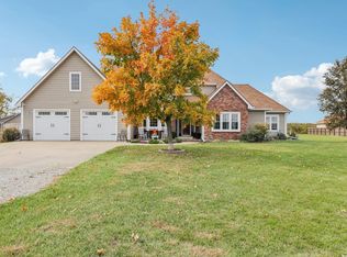 1053 E 1479th Rd, Lawrence, KS 66046