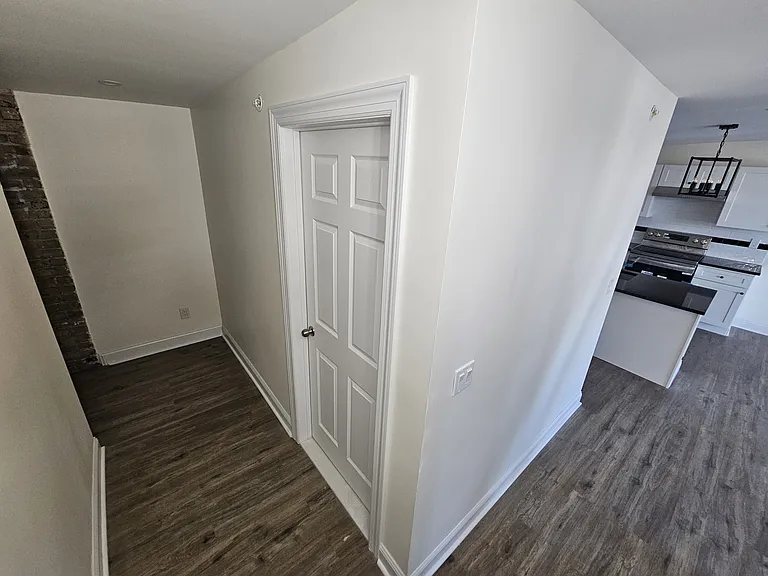 406 Main St #4 — Photo 9