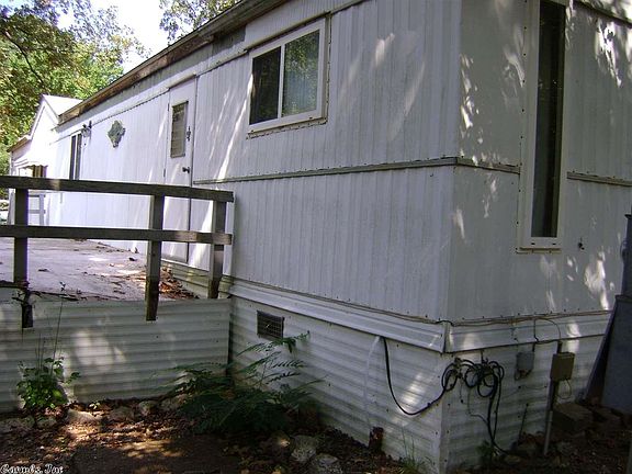 4th image of 1307 Robin St