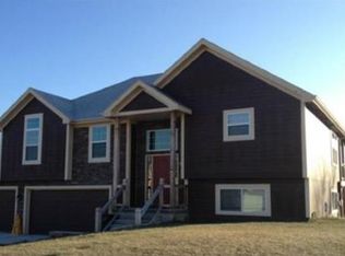 3015 N 158th St, Basehor, KS 66007