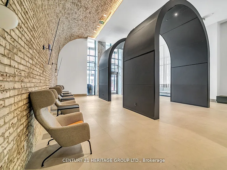 285 Dufferin St #422 — Photo 4