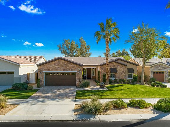 3rd image of 60490 Desert Rose Dr