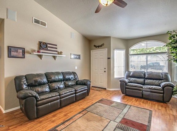 5th image of 539 N Bailey Cir