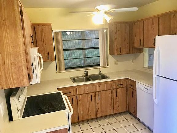 2nd image of 6111 Elsinore Cir