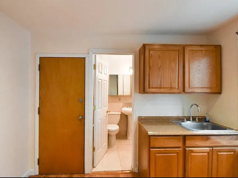 370 Graham Ave #1 — Photo 6