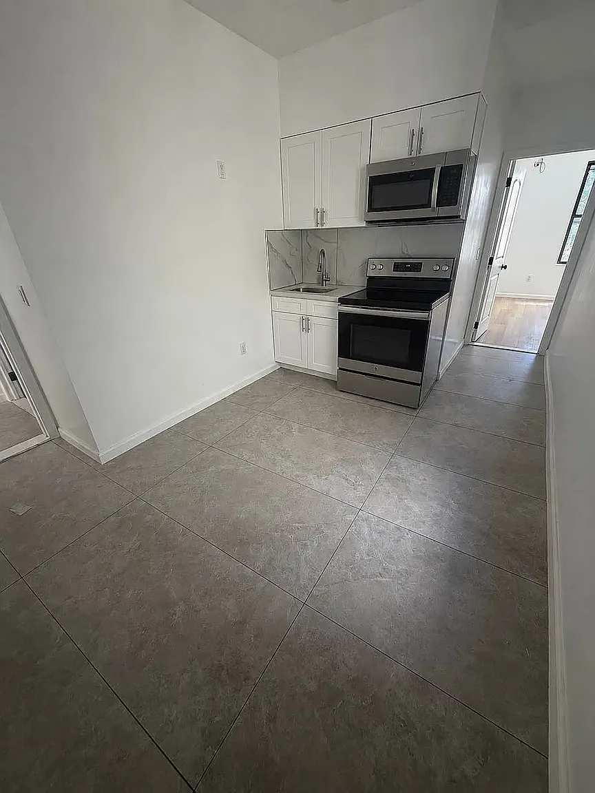 16-91 Linden Street — Photo 1
