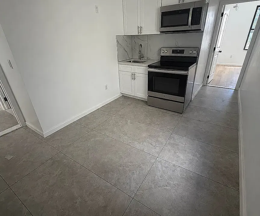 1691 Linden St #2