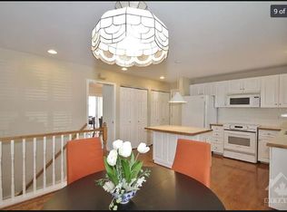 101 Larkin Dr, Ottawa, ON K2J1C2