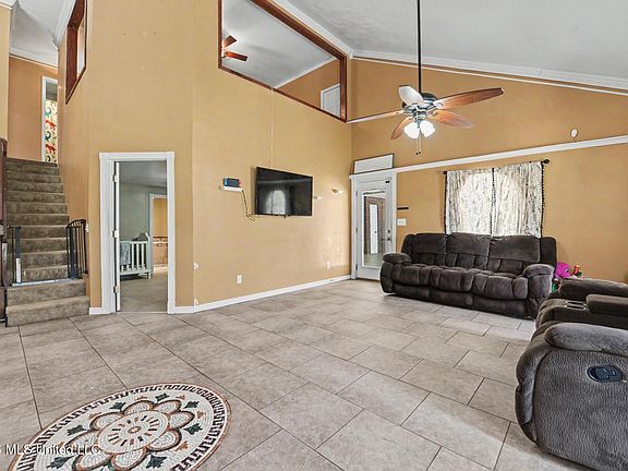3rd image of 2125 Fig Farm Rd