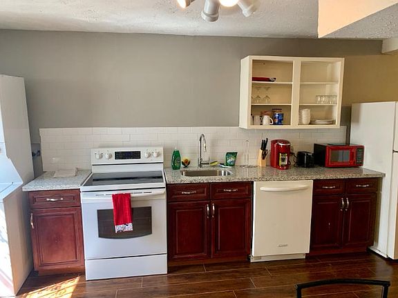 5th image of 2311 Hazyknoll Ln #B