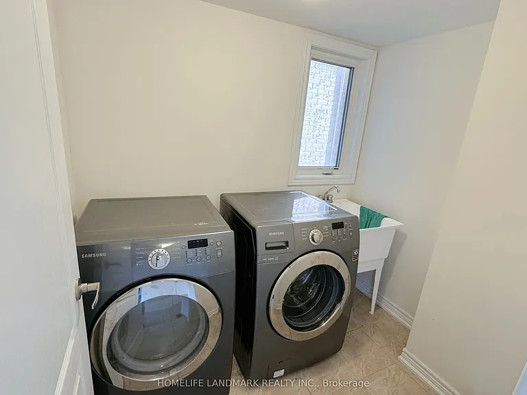 35 Hyacinth St — Photo 29