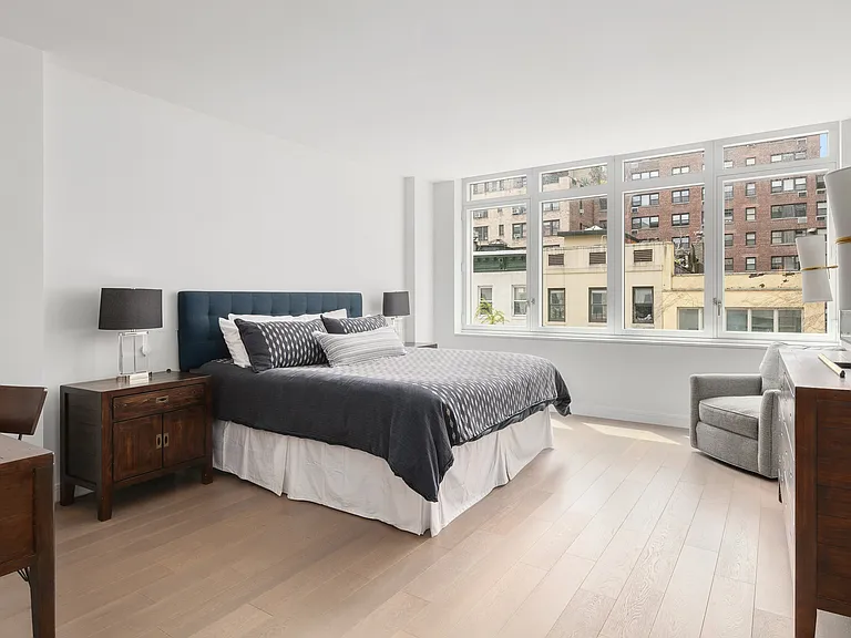 305 E 51st St #5B — Photo 9