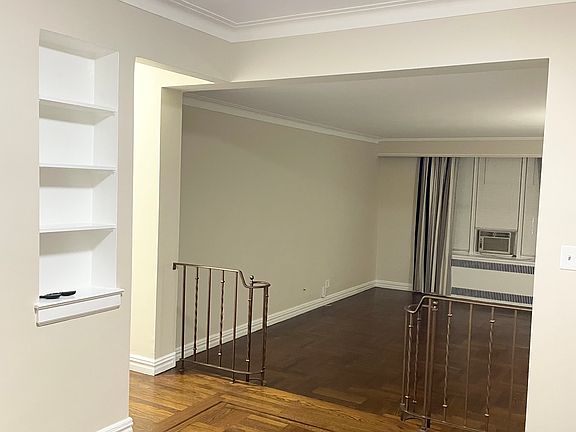 3rd image of 210 Martine Ave APT 1B