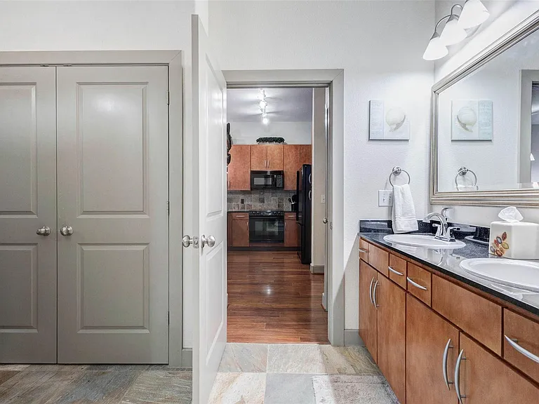 1901 Post Oak Blvd #1106 — Photo 20