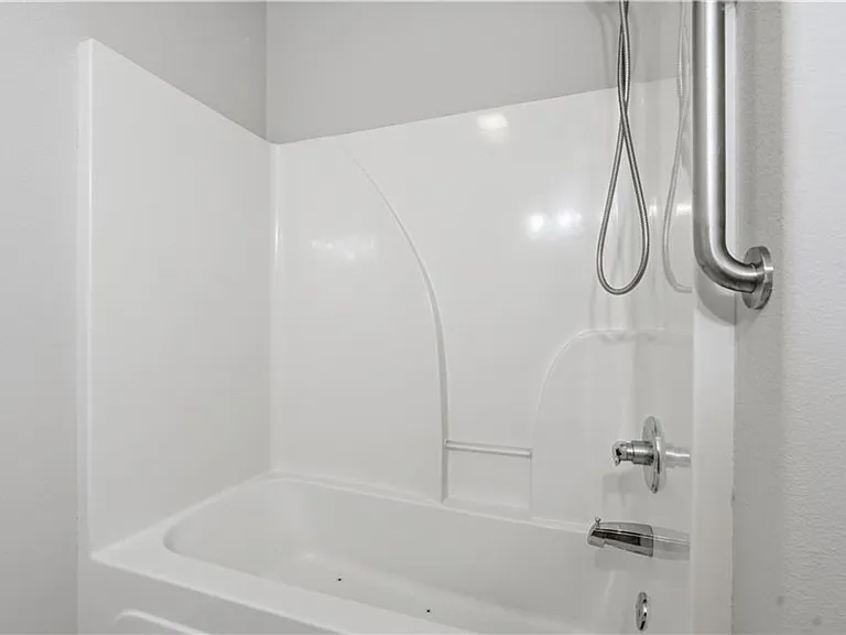 6402 High Meadow Blvd — Photo 10
