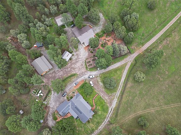 4th image of 101 & 200 Meadow Ln