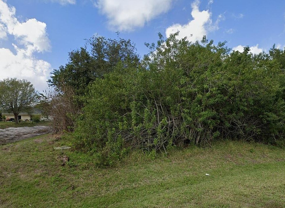1st image of 553 SW South Quick Circle S