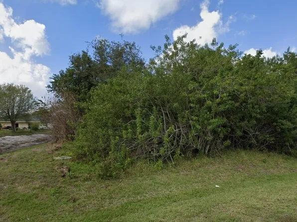 553 SW South Quick Circle S, Port St Lucie, FL 34953