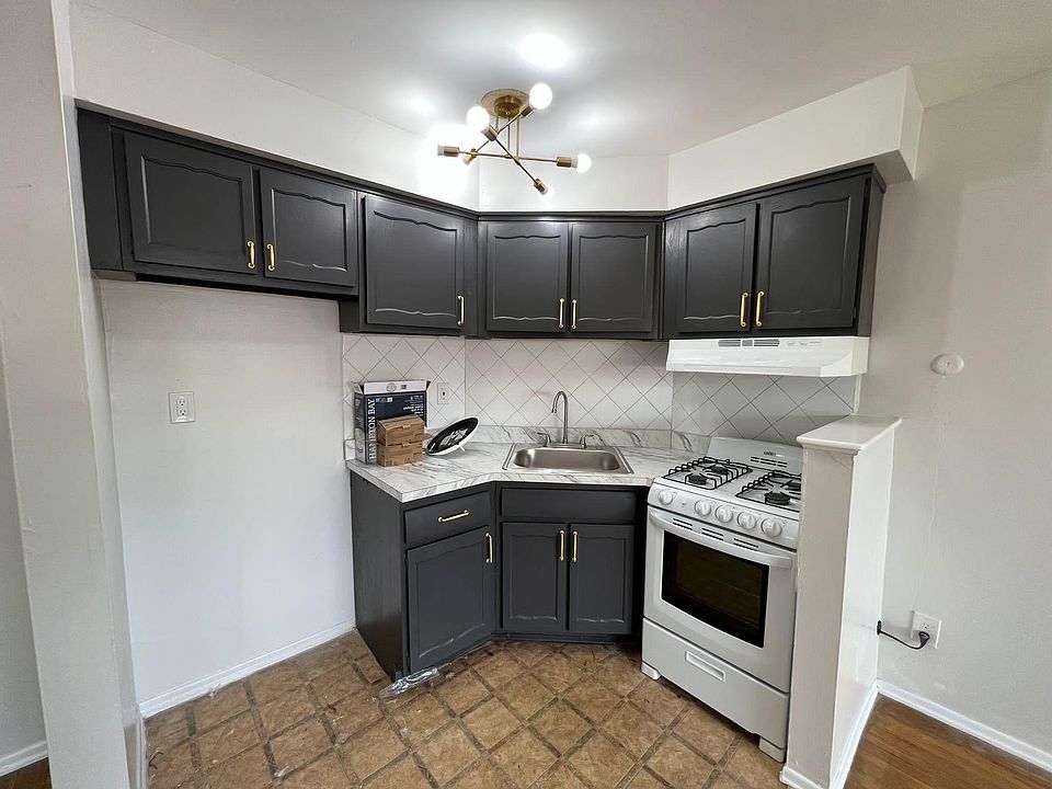 1st image of 633 Nye Ave #C04