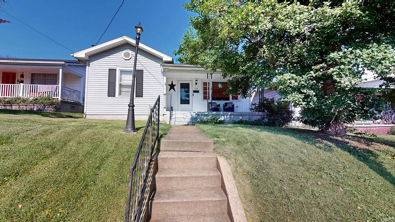 539 13th St photo 1