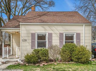 8043 Kaltz St, Center Line, MI 48015