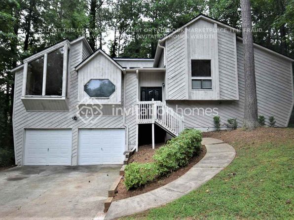 310 Walking Horse Way NE