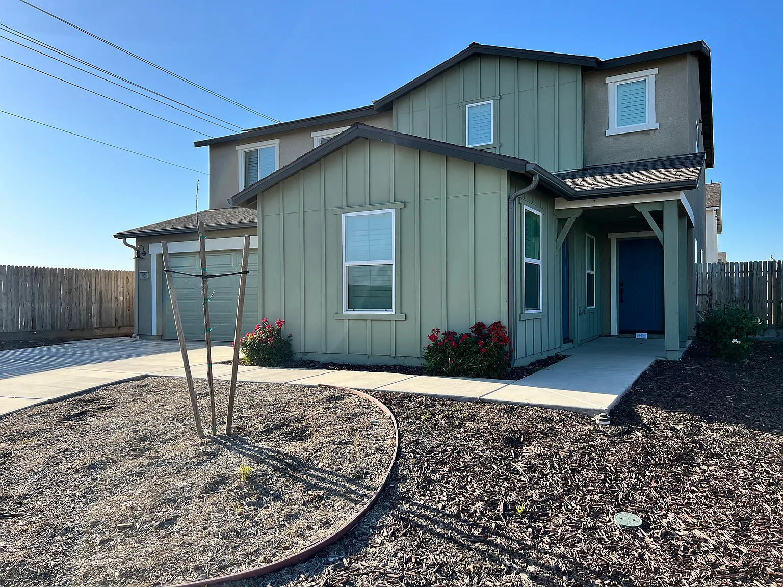 4 bed, 2550 sqft, $2,249 — Photo 2