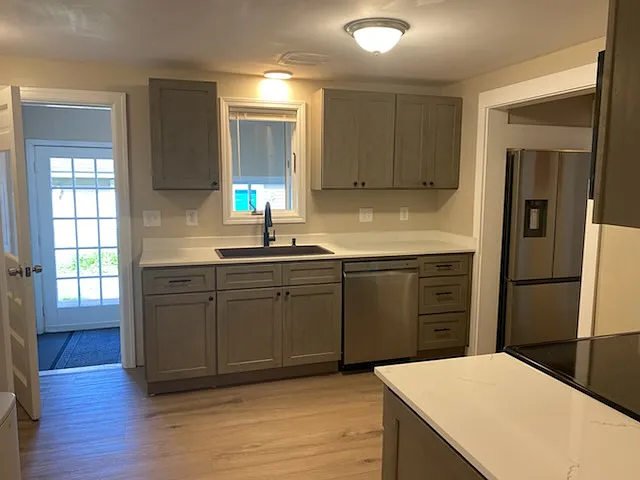 2 bed, 900 sqft, $1,690 — Photo 1