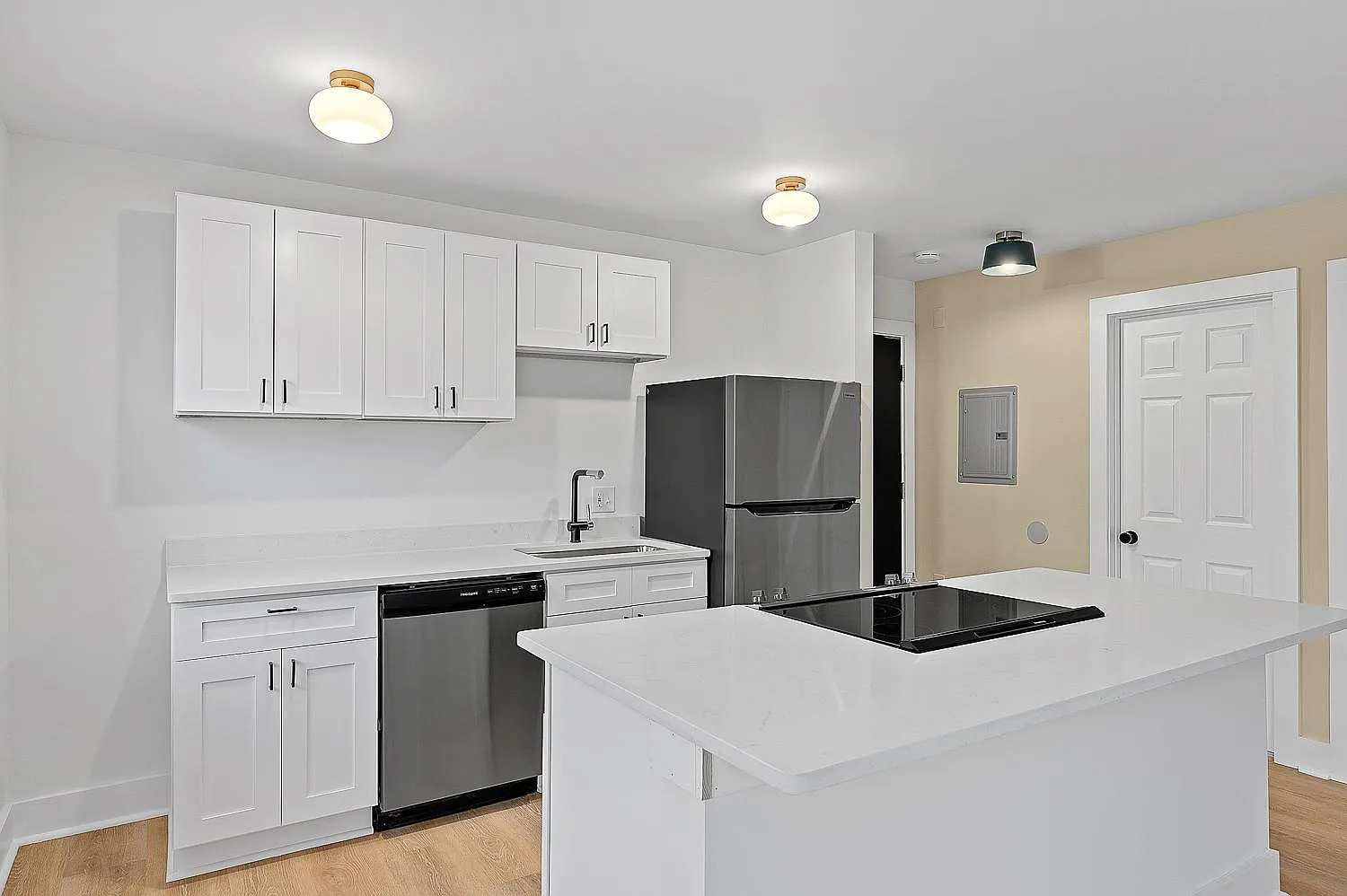 539 Hale Ave — Photo 1