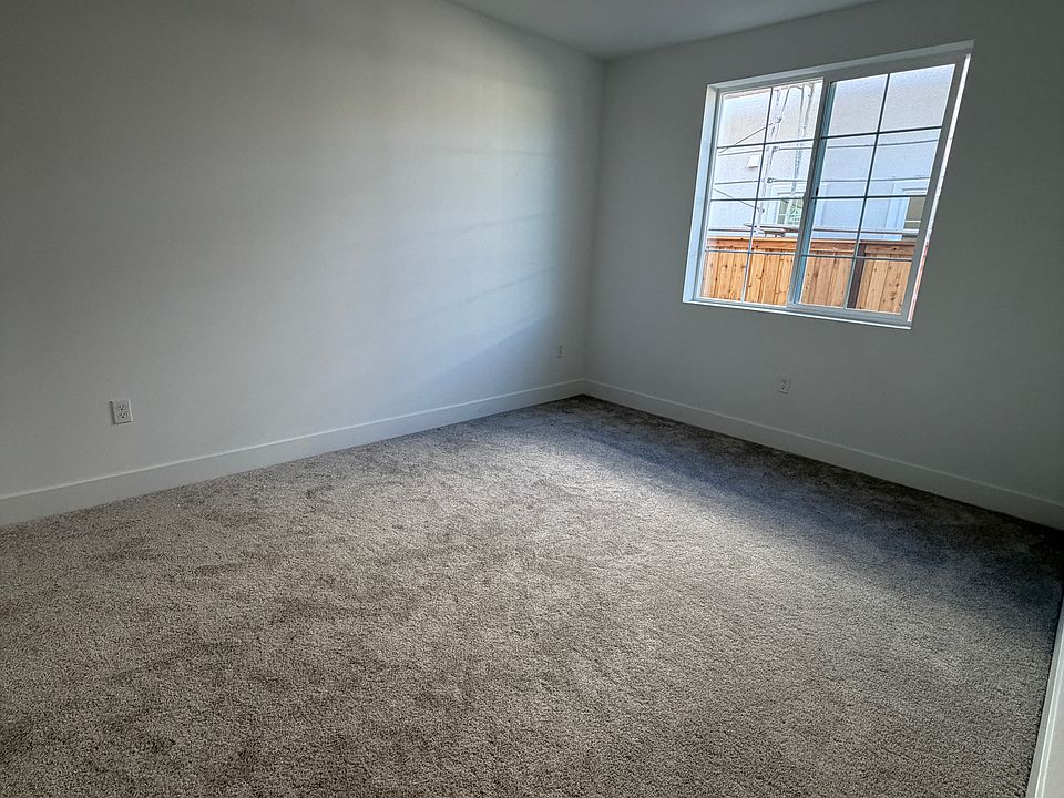 2nd image of 1443 N Drago Way