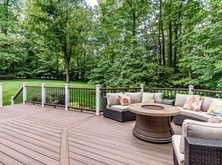 12211 Wild Horse Dr, Fairfax, VA 22033