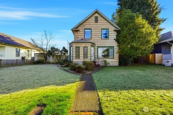 2009 Lombard Avenue photo 1