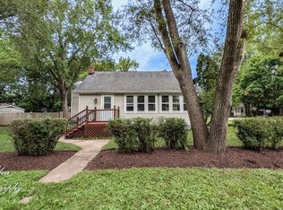 331 Charlotte Ave, Crystal Lake, IL 60014