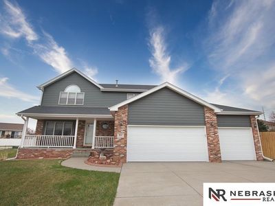 8111 Whitney Ct, Lincoln, NE, 68507