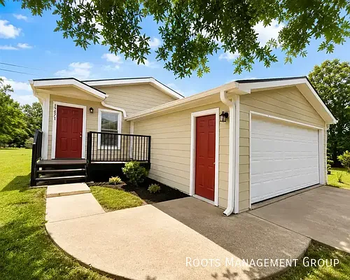 15871 Clarke Springs Dr #15871C Photo 1