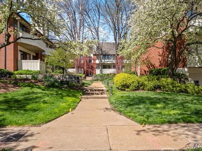 5567 Waterman Blvd APT D, Saint Louis, MO, 63112