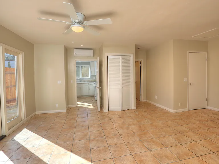 826 Alberta Ave — Photo 14