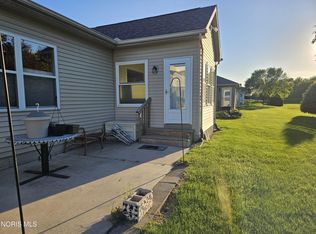 7008 Longwater Dr, Maumee, OH 43537