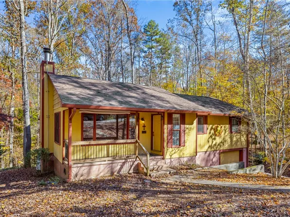 102 Blossom Ct, Westminster, SC 29693