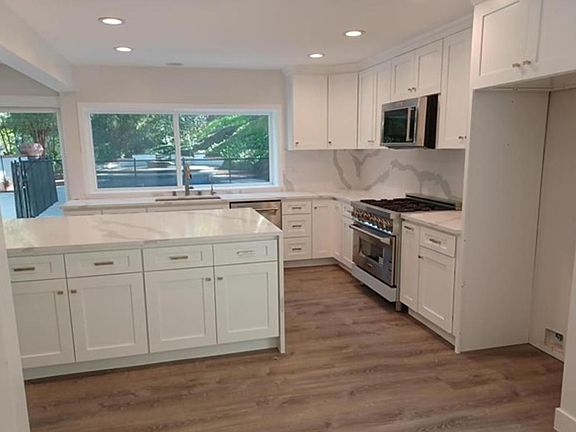 4th image of 4630 Poe Ave