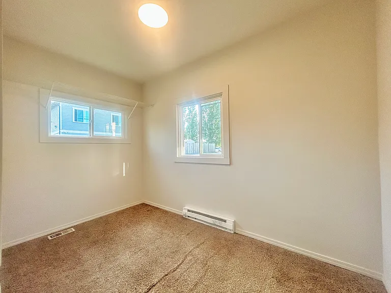 1908 S Wilkeson St — Photo 15